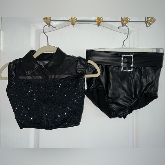 Weissman Two Piece Sequined and Black Metallic Dance Costume Rhinestone Belt LC - Picture 1 of 16